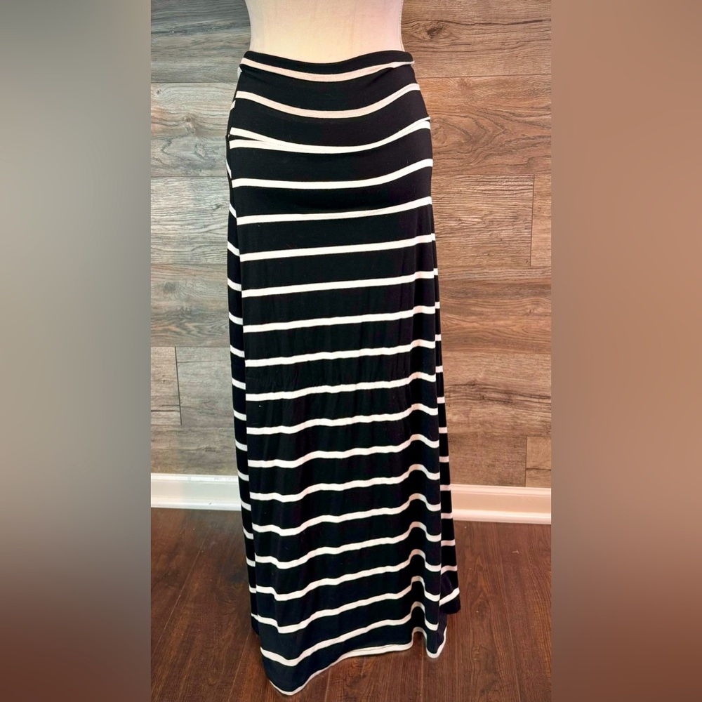 Promesa Black/White Striped Maxi Skirt